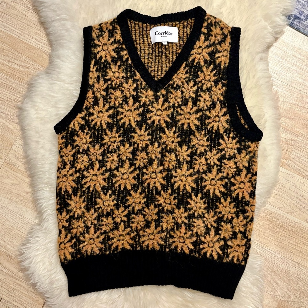 Corridor Men's Sweater Vest- Medium